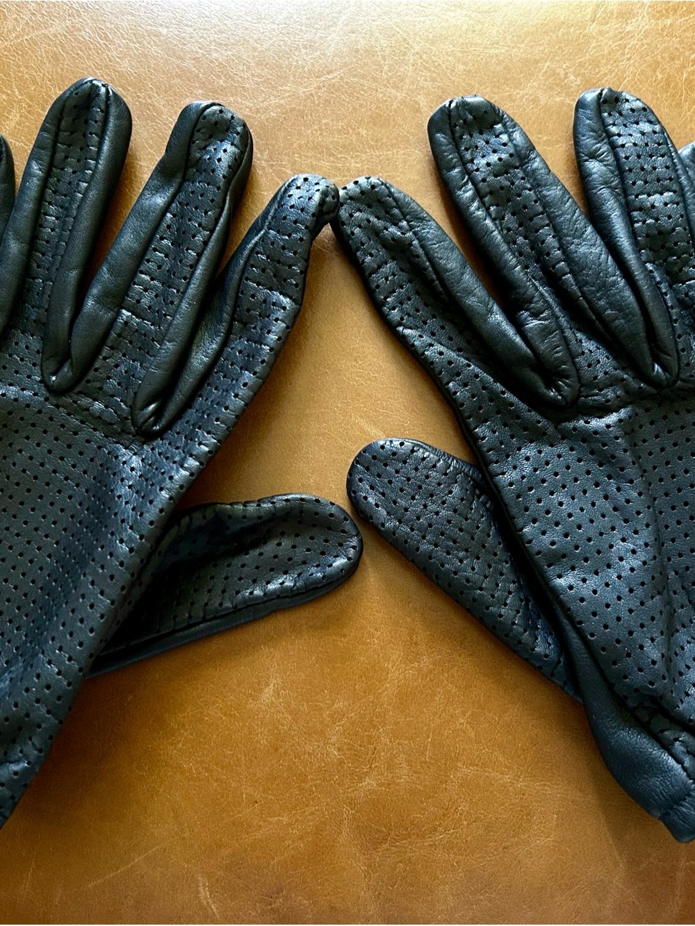 Men's Unlined Perforated Leather Driving/Motorcycle Gloves - Black